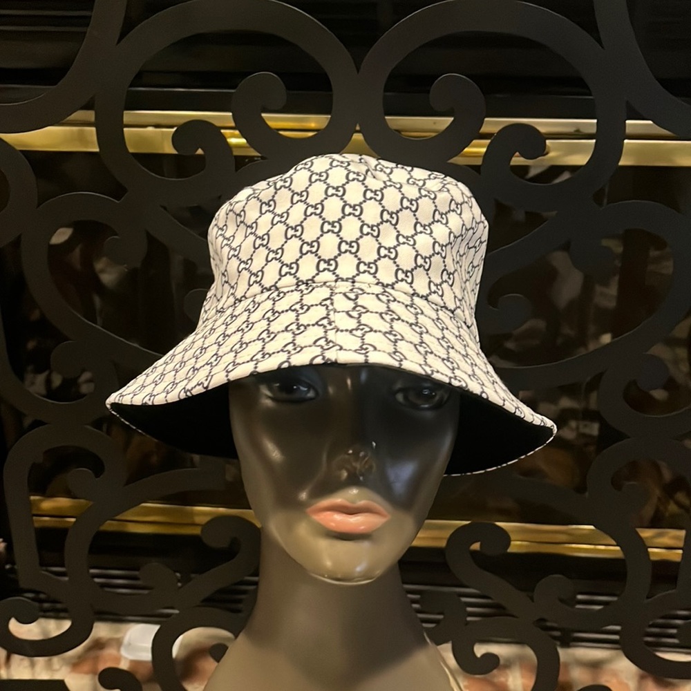 Fabulous Fashion Reversible Bucket Hat! Color:Black&White; Size:OS fits most NWT